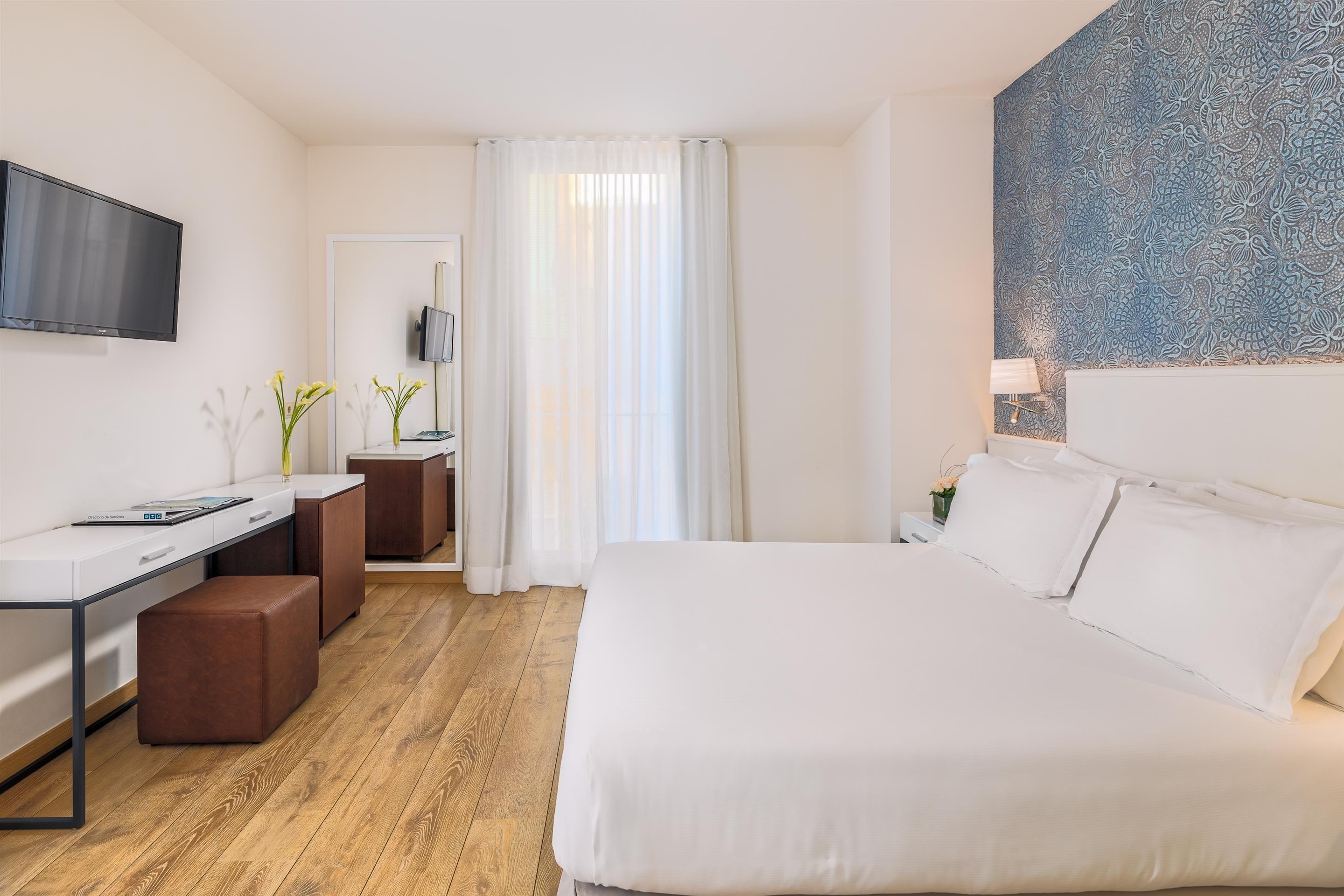 Doppel- oder Zweibettzimmer
